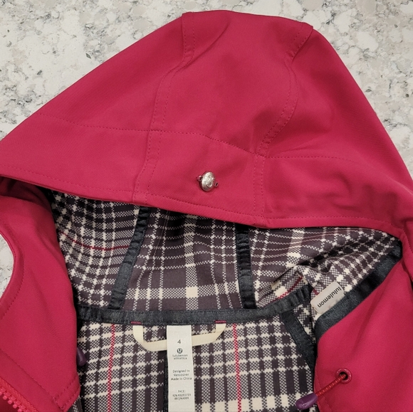 Lululemon Apres Yoga Rain Jacket Sz 4 Raspberry Pink Water Resistant - Picture 14 of 14